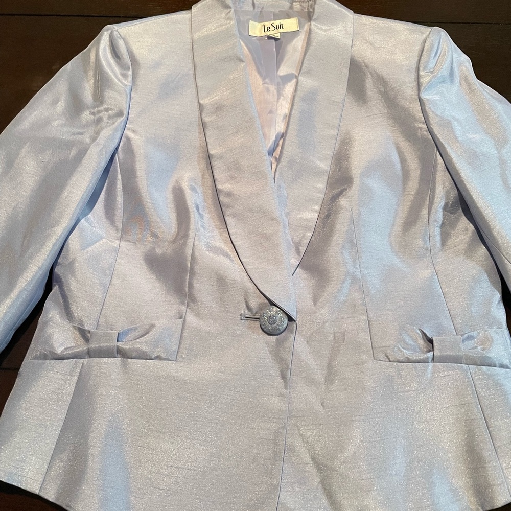 Just the right blazer. Size 10